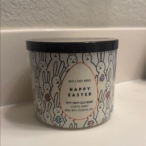 Bath & Body Works Black and White Candle
